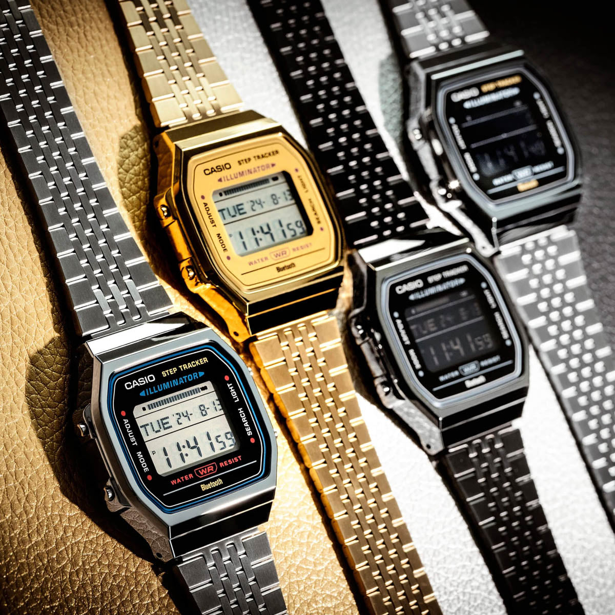 CASIO VINTAGE Mod. BLUETOOTH SMARTPHONE LINK - GOLD - built-in accelerometer senses body movements + steps counter - GOLD