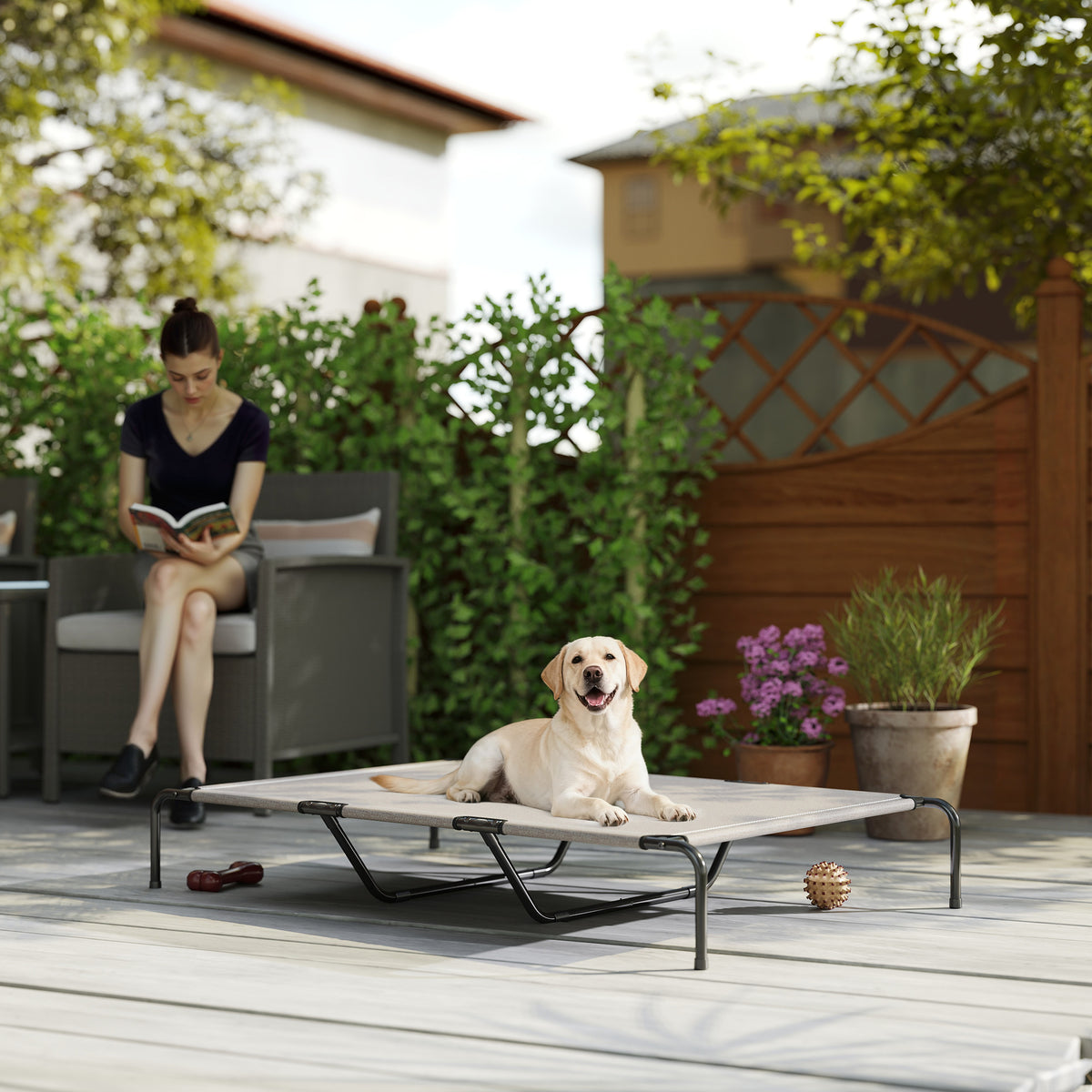 Lettino per Cani Grandi Rialzato da Esterno in Acciaio e Rete Traspirante, 152x94x23 cm, Beige