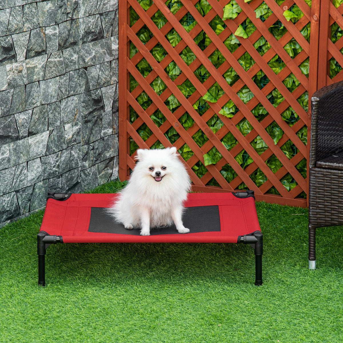 Cuccia Estiva Brandina per Cani fino a 18kg da Esterno e Interno Lettino per Animali 76x61x18 cm, Rosso