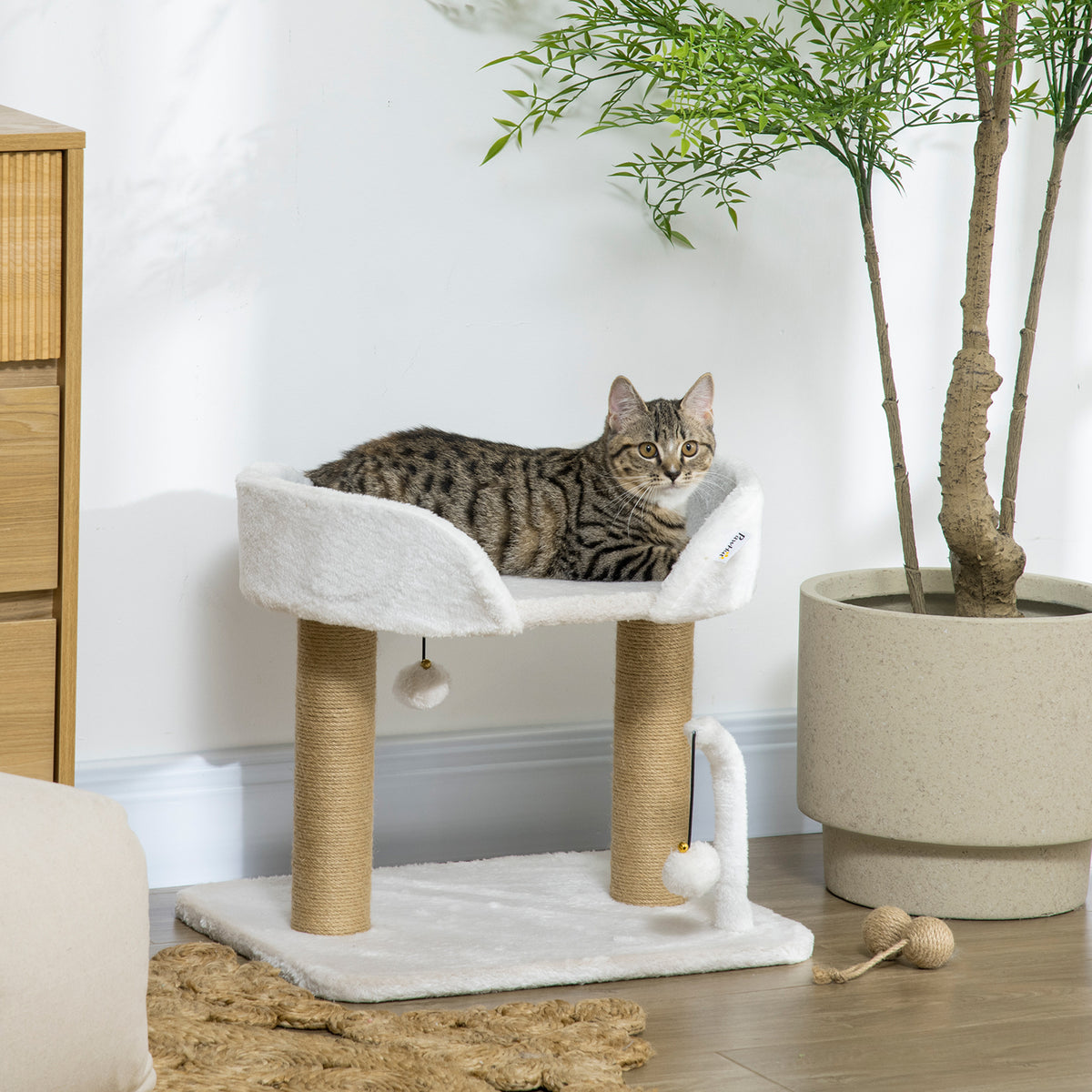 Torre per Gatti max 5kg in Truciolato con Tiragraffi e Palline Giocattolo, 48x38x42 cm, Giallo e Bianco