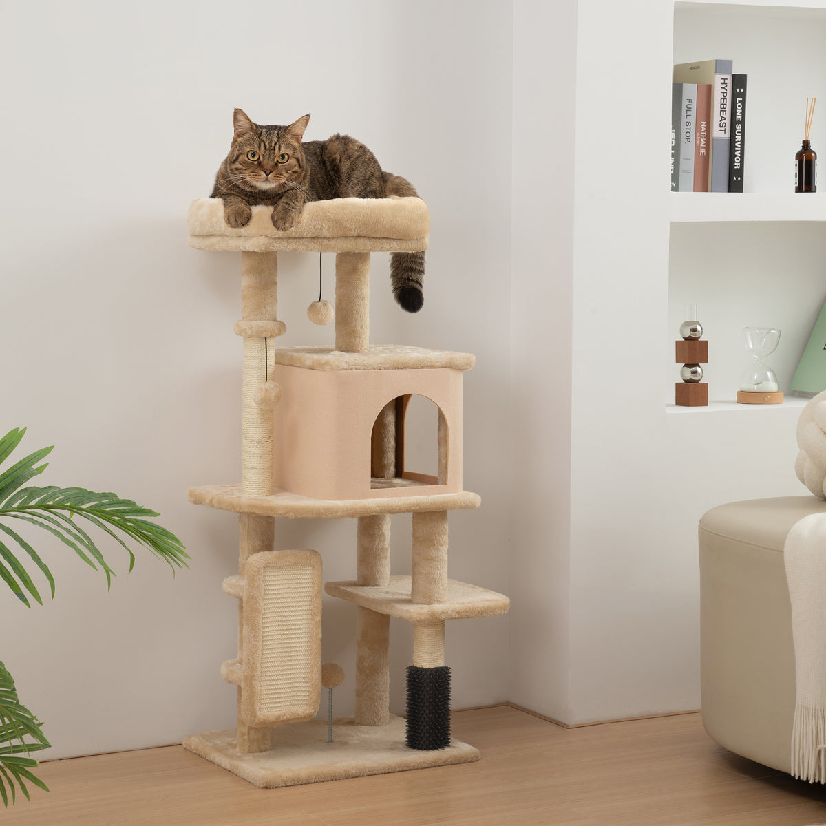 Albero per Gatti Multilivello Alto 104 cm con Casetta, Lettino, Pali Tiragraffi, Spazzola e Pallina, Beige