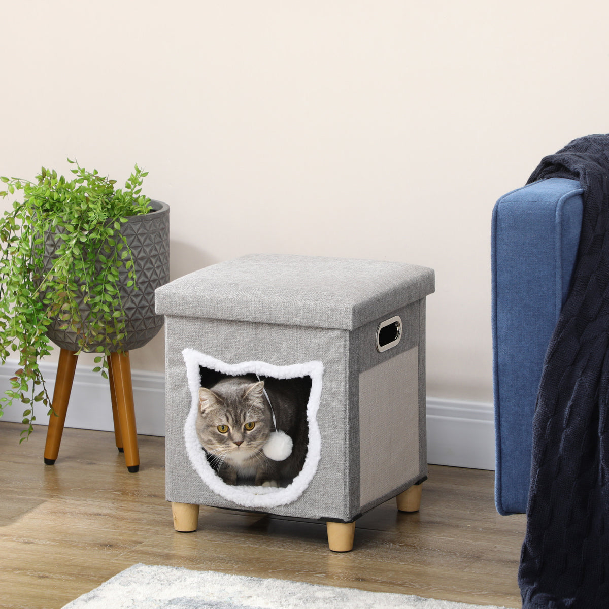 Casetta per Gatti con Tiragraffi, Cuscino e Pallina, in Legno e Poliestere, 35.5x35.5x42.5 cm, Crema e Grigio
